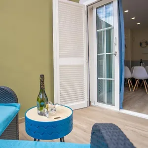 https://apartment-orlando-tenerife-sur-bamby-and-daisy-and-mikey.adeje-hotels.com